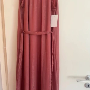 Långkänning  - Ny med prislapp  Strl 36 