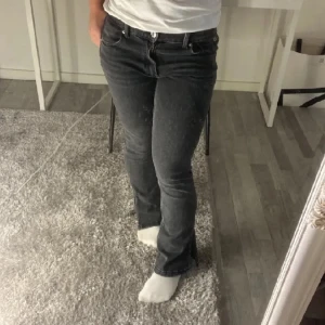 Låg midjade jeans  - Helt nya jeans från zara storlek 152 