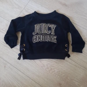 Juicy couture tröja  - 9-12 månader/ 74cm. Som ny, knappt använd. 