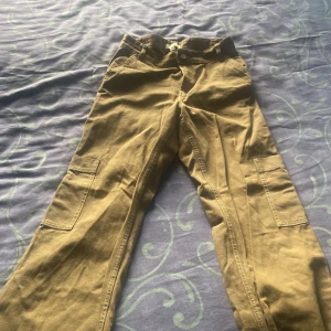 Cargo Jeans  - Ett par Gröna Cargo byxor 