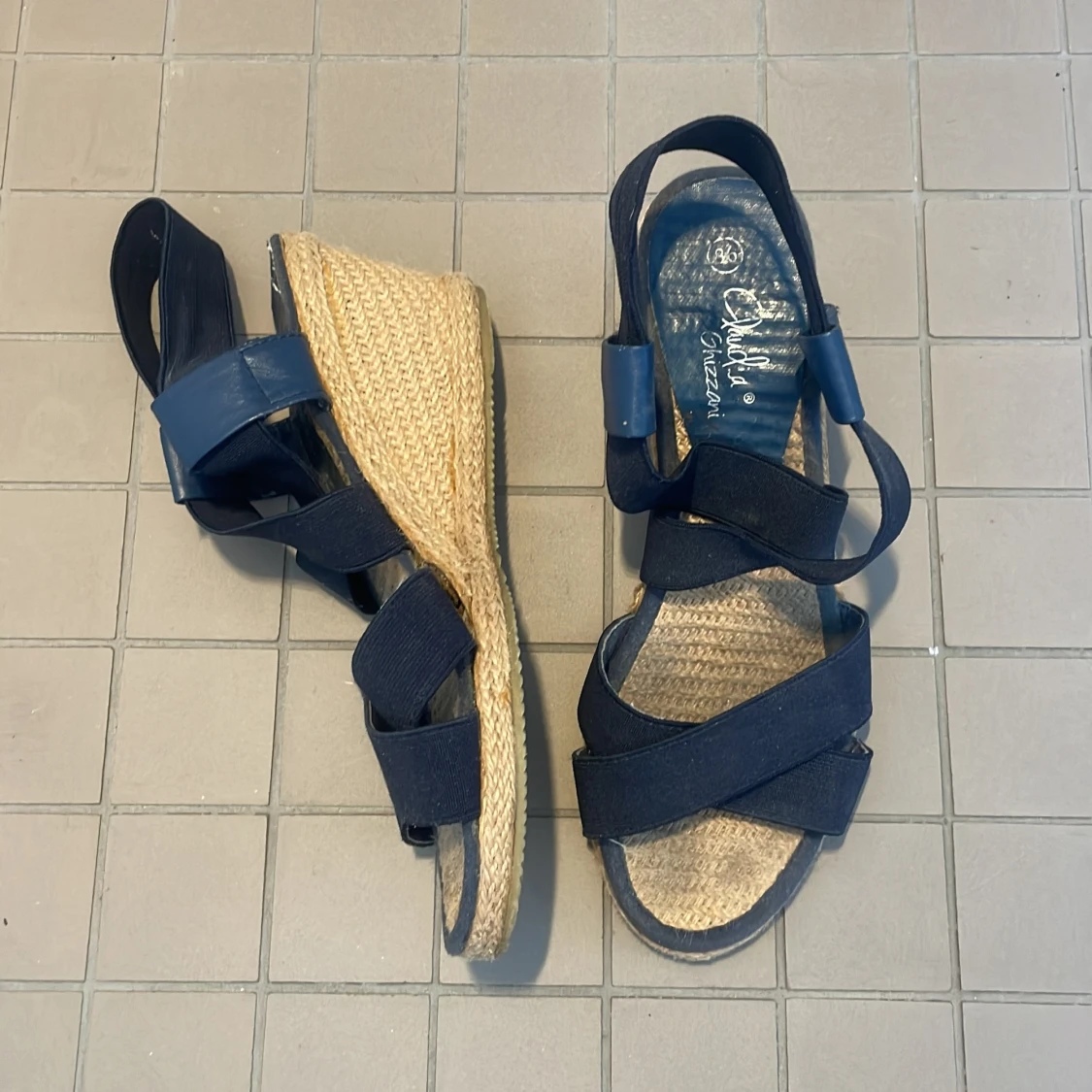 Somriga klacksandaler