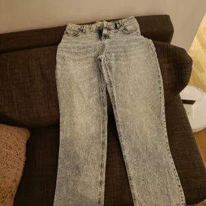 Raka jeans  - Raka jeans från Lindex🥰 knappt använda