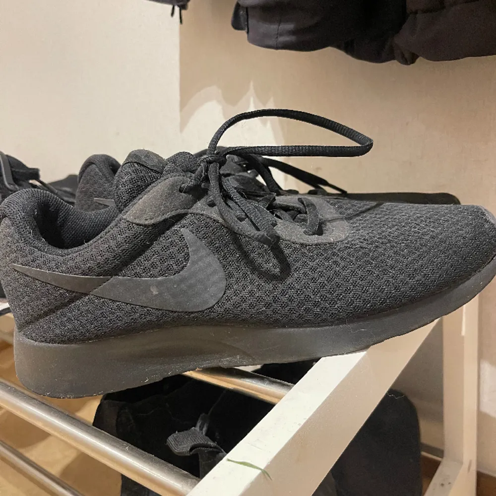 Nike skor  Som nya bara provade  Storlek 45. Skor.