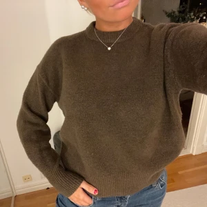 Stickad tröja  - Brun stickad tröja från bikbok i storlek s💕 150kr + frakt