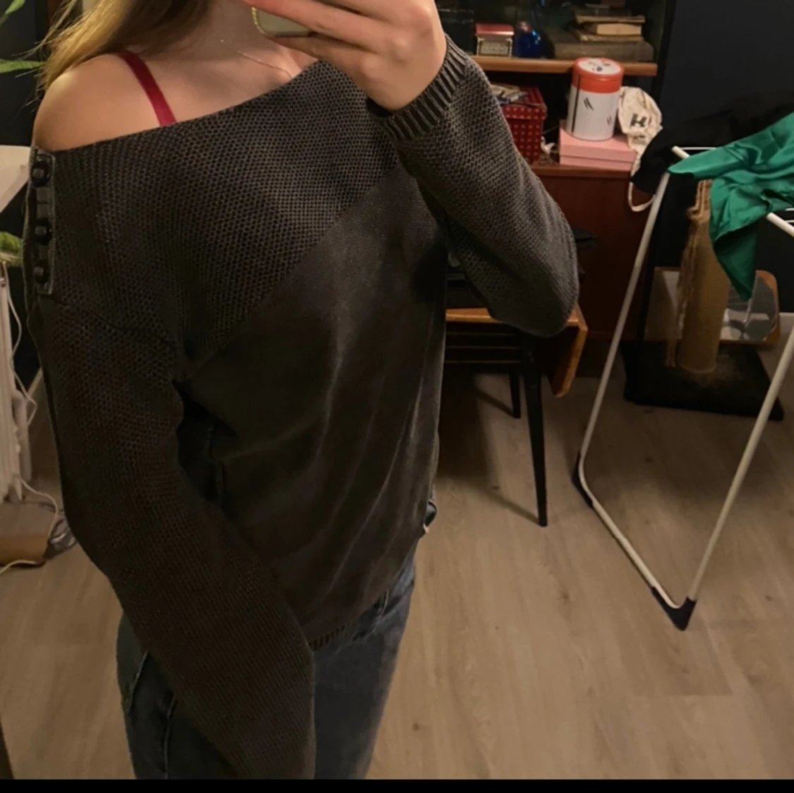 Stickad offshoulder tröja - 90