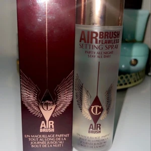 Charlotte tillburry setting spray  - Helt oanvänd säljer pga jag fick 2st på min födelsedag!! 
