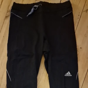 Träningstights - Använt skick. Inga hål eller fläckar
