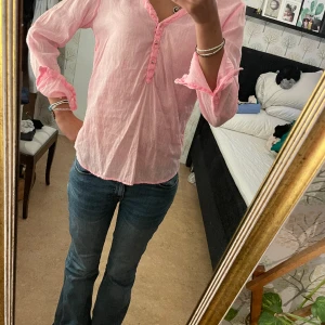 Tunn blus - Super söt tunn blus från Zara🥰 Storlek xs 