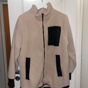 Teddy Tröja - En Teddy kofta