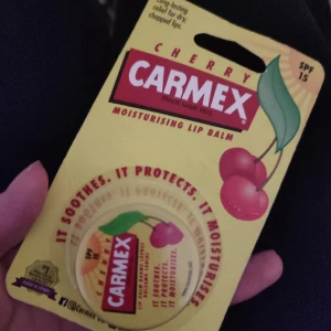 Carmex  - Läppbalsam carmex körsbär 