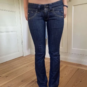 Pepe jeans!!💗 - As balla och coola Pepe jeans. Säljer då jag växt ut dom tyvärr, pris kan alltid diskuteras💗