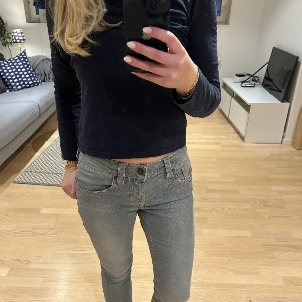 Svinsnygga lågmidjade jeans från mos mosh. Jeans & Byxor.