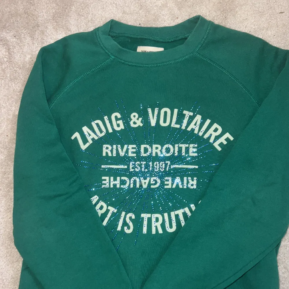 Säljer denna Zadig & Voltaire tröja i bra skick.🤍. Tröjor & Koftor.