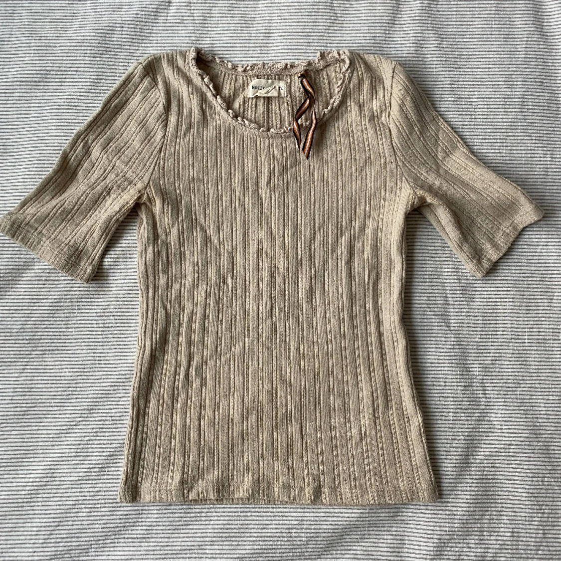 Beige T-shirt 