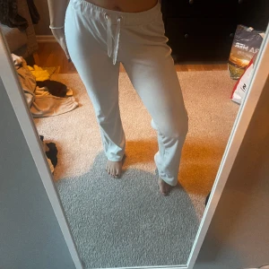 Mjukis  - Vita mjukis byxor 