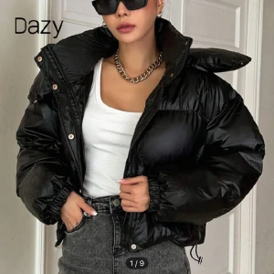 Svart pufferjacket - Helt ny och oanvänd!! Den har vart testad en gång men var lite stor!! Org. Pris: 539kr Mitt pris: 300kr (pris kan diskuteras)  Storlek Xs❤️