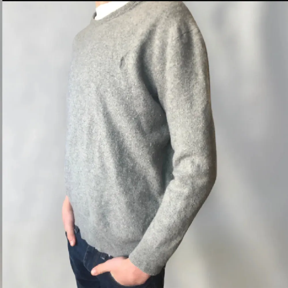 Snygg Ralph lauren tröja i merinoull 💫 Modellen på bilden är 173cm. Skriv vid frågor och funderingar ✨. Hoodies.
