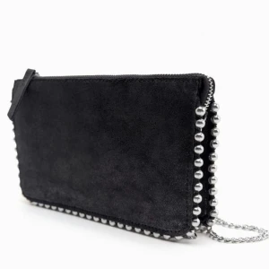 Zara väska - Säljer min zara väska, inga märken osv, köpte för 299kr 