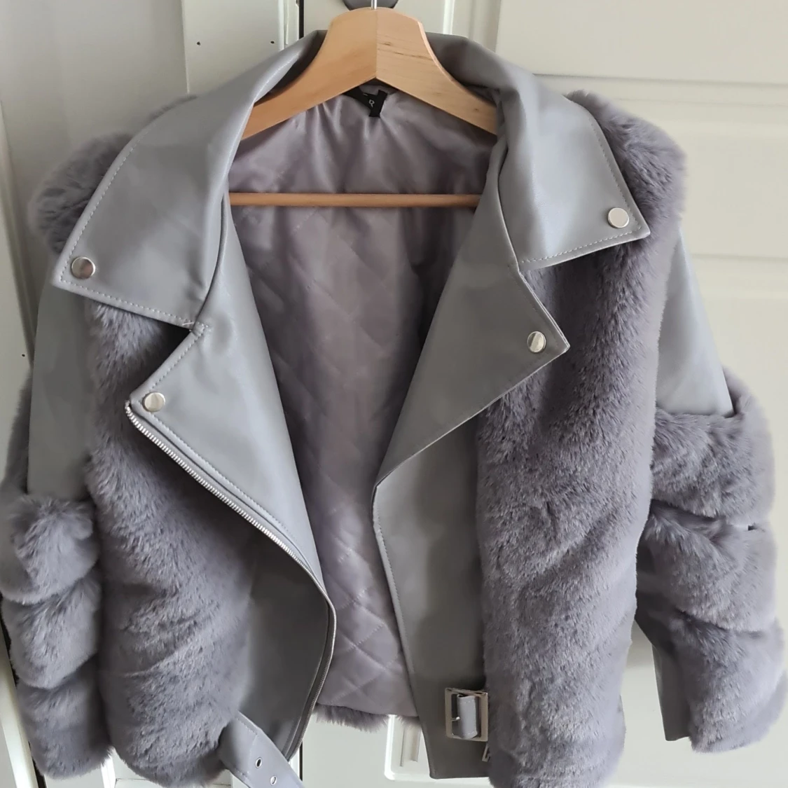 Merley skinnjacka med päls  - 90