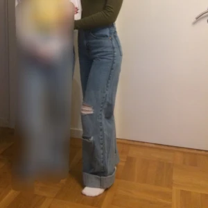 Jeans - Jeans i stl S🤍 Använda fåtal gånger därav i mycket fint skick! Postar samma dag du köper🤍