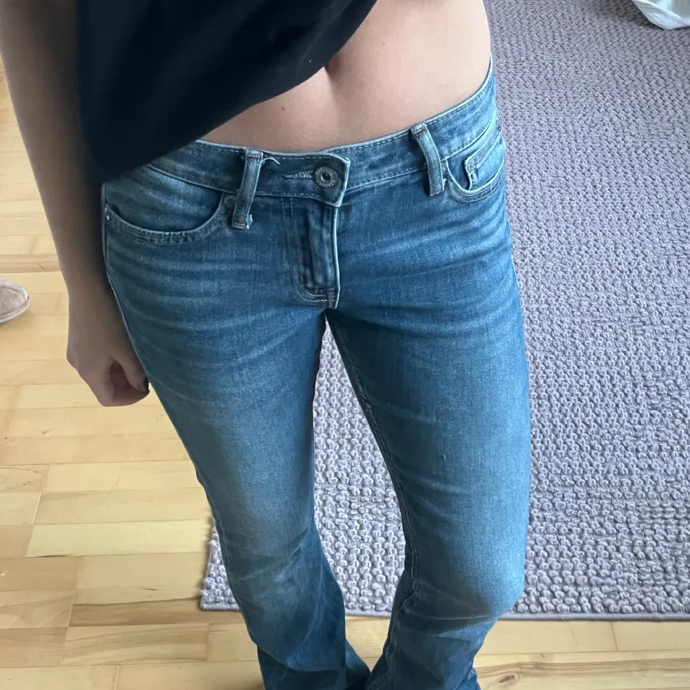 Skitsnygga crocker jeans!!🔥🔥 Midjemått - 66 cm Innerbenslängden- 88 cm!!. Jeans & Byxor.