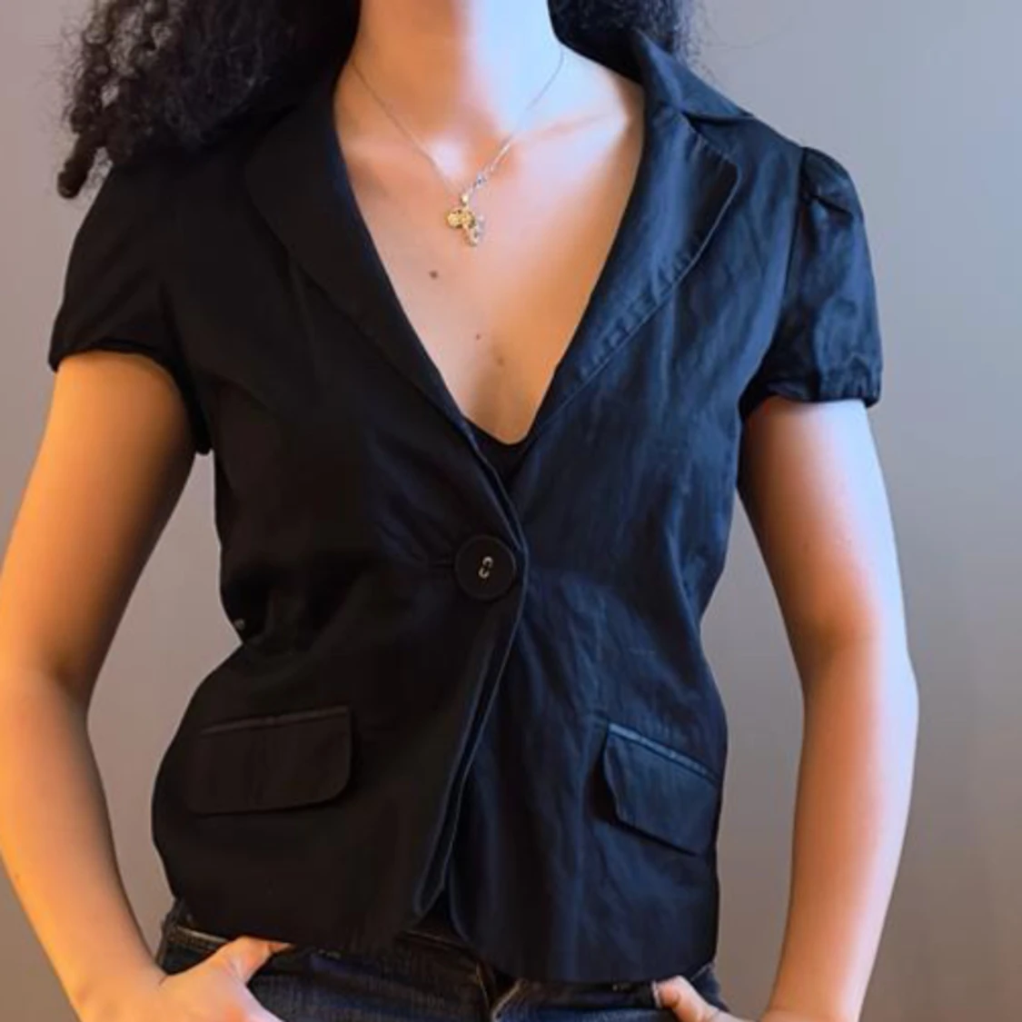 söt väst med puffärmar