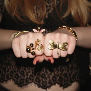 Bubbel ring  - SKITsnygg bubbel ring i guld, passar verkligen till allt, guldplaterad🙏💛