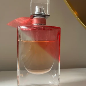 La Vie Est Belle en Rose Lancome - Har använt lite, kan tänka mig sänka priset vid snabb köp. 