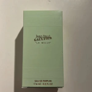 jean Paul parfym - tjej parfym, jean Paul. Doften ”la Belle”🩷ej använd!