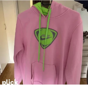 Nike hoodie - vintage Nike Hoodie som inte kommer till användning. Kom med pris förslag!