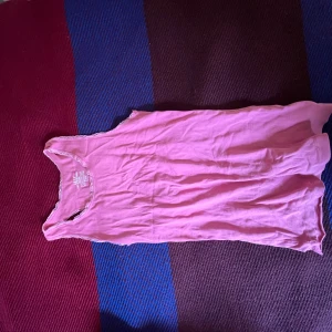 Söt rosa linne - Köpt begagnad men märks inte