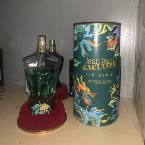 JPG paradise garden - Hej säljer en jätte fin och fräsch doft för ett bra pris. Mängden ser ni på bild. Hel flaskan är 75ml 