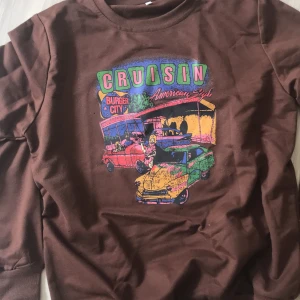 Brun tröja - Superfin tröja, perfekt till sommaren. Nyskick. Säljer då jag råkade köpa 2💕💕