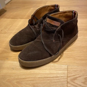 Tommy hilfiger skor storlek 45 - Nypris 1300kr