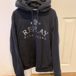 Replay Hoodie - Snygg Replay Hoodie som knappt är använd. Storlek L