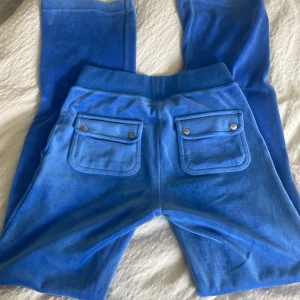 Juicy byxor  - bra skick, som helt nya. Använt Max 2-3 gånger, kan förhandla pris. 