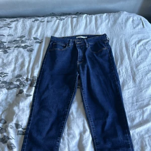 Levis jeans High Rise skinny  - Aldrig använda 