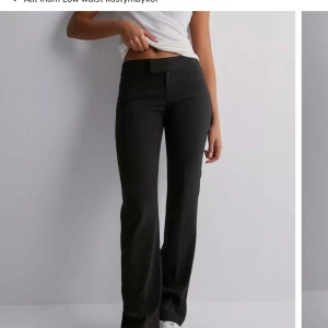 Low waist suit pants  - Lågmidjade kostymbyxor strl 36 