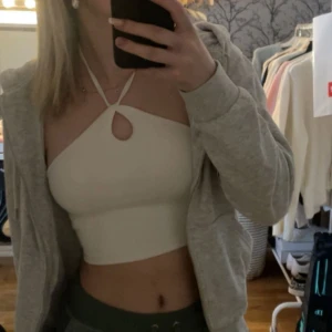 Zara topp - Super fin topp från Zara, säljer då de inte kommer till användning längre