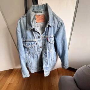 Oversized vintage Levis jeansjacka 