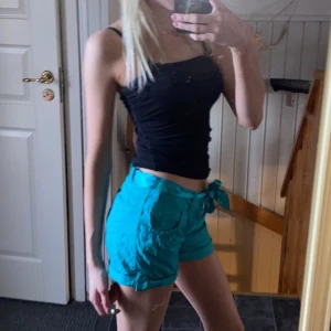 Shorts - Ett par shorts i storlek 170.