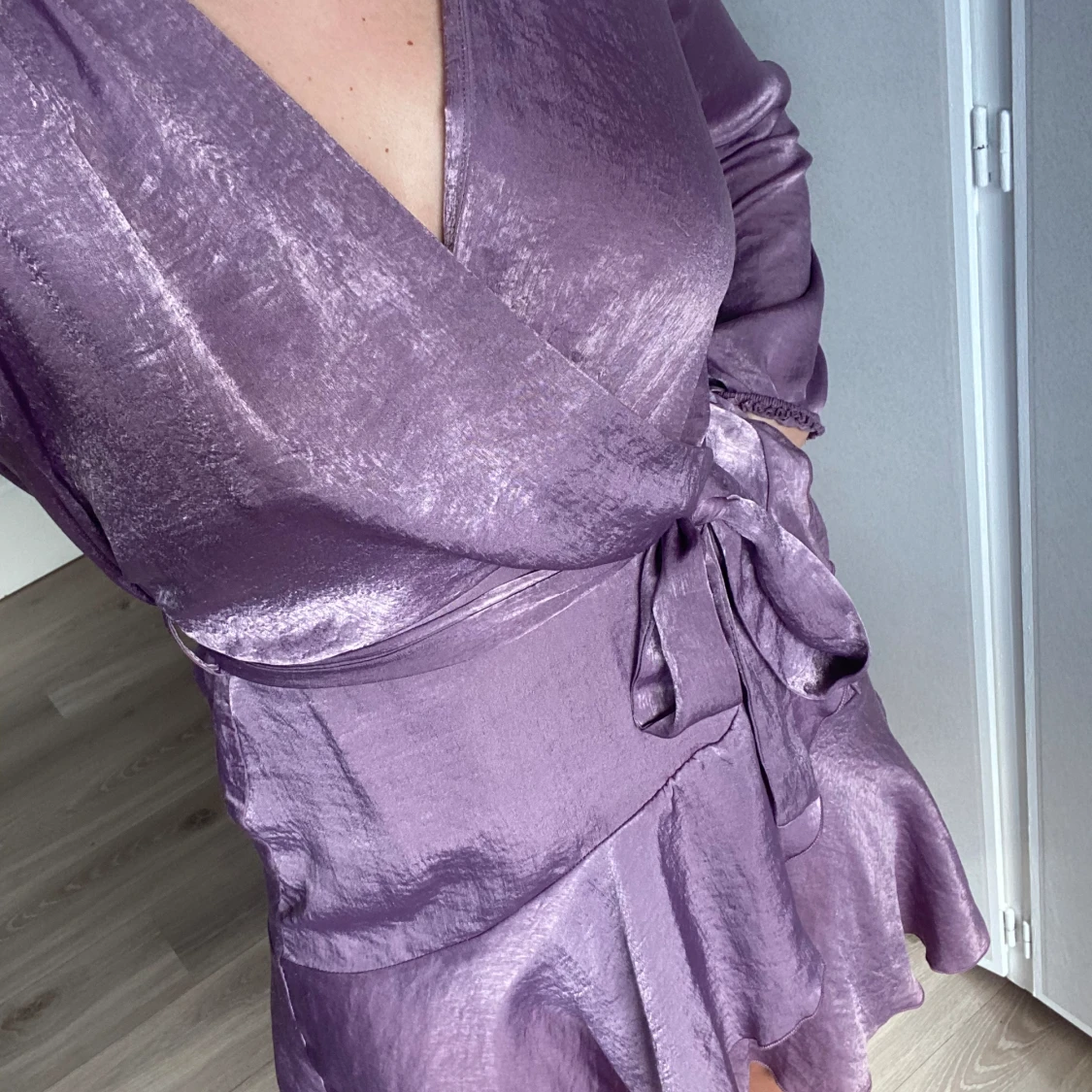 Omlottklänning satin