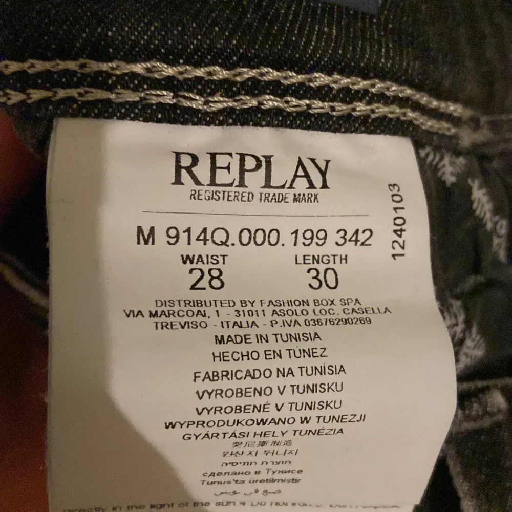 Nu säljer jag ett par snygga Replay jeans! modell anbass. Storlek 28:30. Skick 10/10 helt oanvända! Nypris=1500kr. Jag säljer för 699kr! Lappar medföljer! Skriv gärna om ni har några  frågor eller funderingar.. Jeans & Byxor.