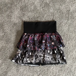 Kjol/topp - Säljer denna fina kjol som också går att använda som en söt topp💕