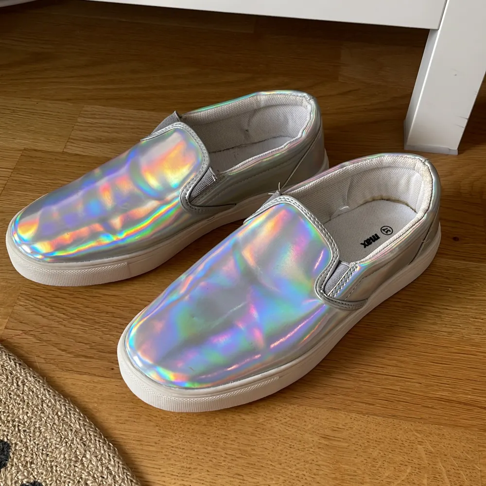 Never used  Hologram shoes  Size 37  . Skor.