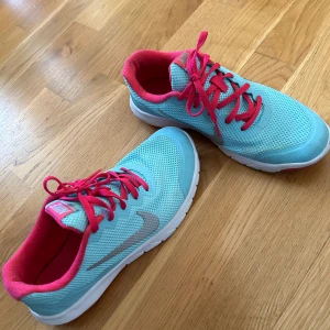 Nike skor  - Jätte fina Nike skor i storlek 38,5