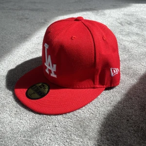 La keps  - Helt ny la keps  Storlek 55,8 Skicka prisförslag, säljs billigt  