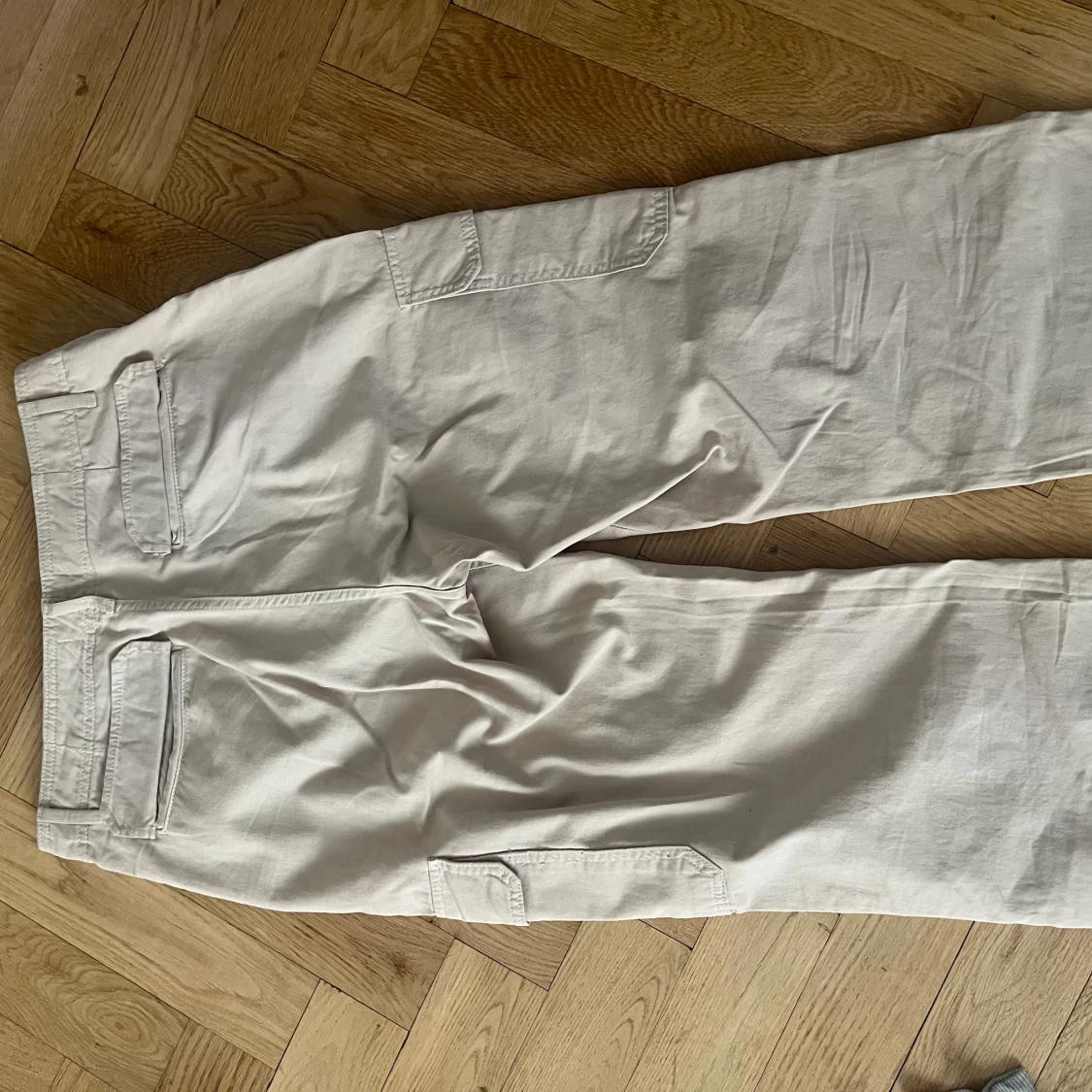 Beige Cargo-byxa från Zara - 91