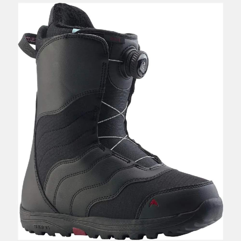 Women's Burton Mint BOA® Snowboard Boots i storlek 42, passar mig som har storlek 40-41 (små i storleken). Köpt 2021 så använt fåtal gånger. Nypris 2900 kr. Skriv för fler bilder!. Skor.