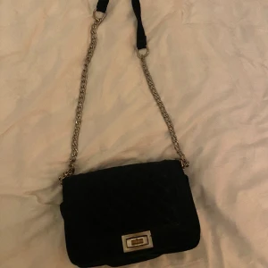 Väska  - Bra skick, knappt använd 